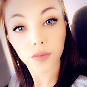 Meet your Posher, Hollyholly